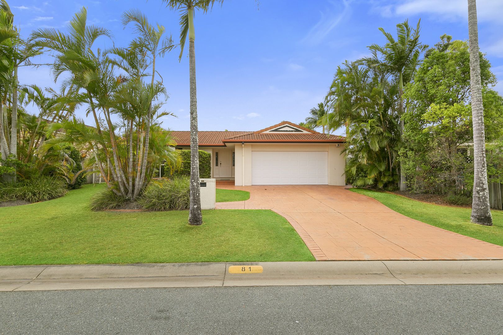 81 Dipper Drive, Burleigh Waters QLD 4220, Image 2