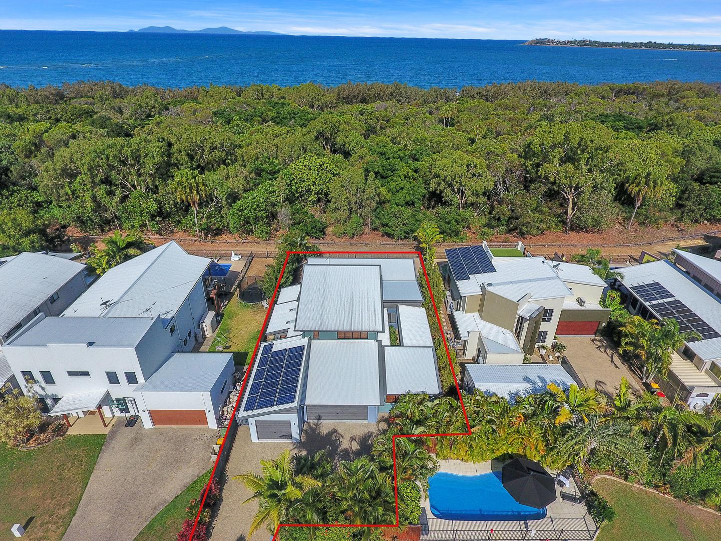 10 Seaside Place, Blacks Beach QLD 4740, Image 1