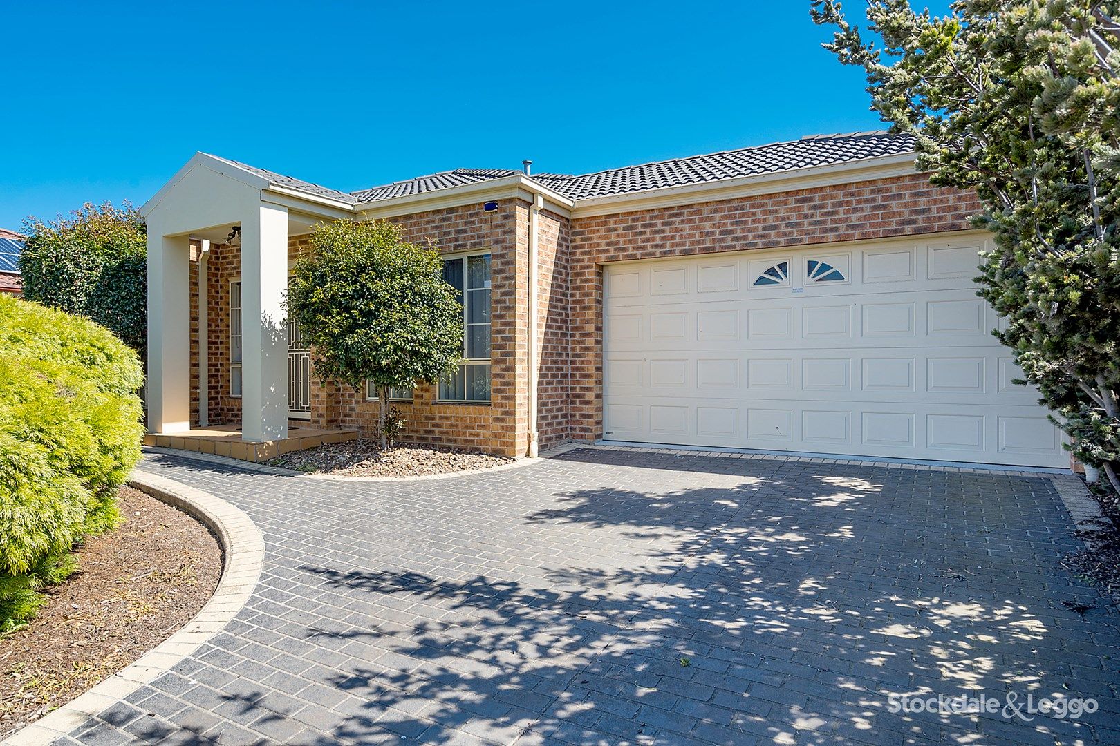 4 bedrooms House in 21 Statesman Avenue ROXBURGH PARK VIC, 3064