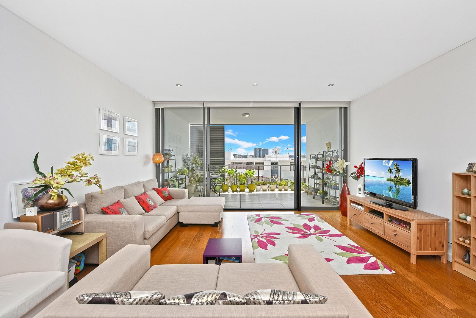 2 bedrooms Apartment / Unit / Flat in 607/42 Shoreline Drive RHODES NSW, 2138