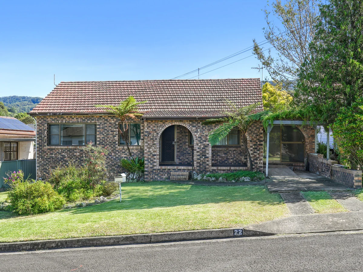 22 Bimbadeen Avenue, West Wollongong NSW 2500