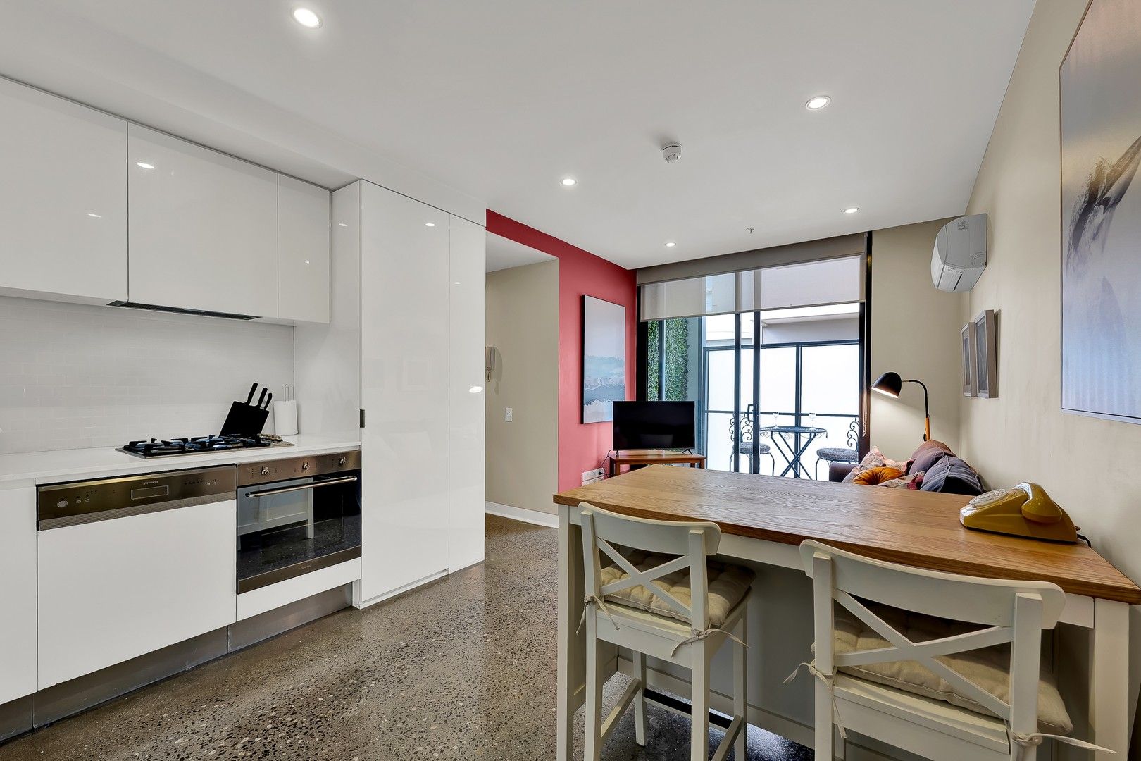 1 bedrooms Apartment / Unit / Flat in 212/120 Greville Street PRAHRAN VIC, 3181