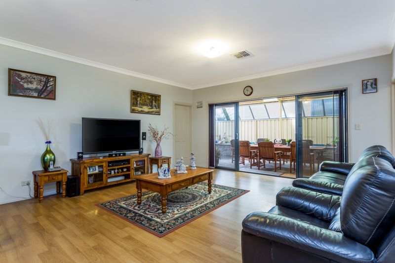 1 Farncomb Court, LARGS NORTH SA 5016, Image 2