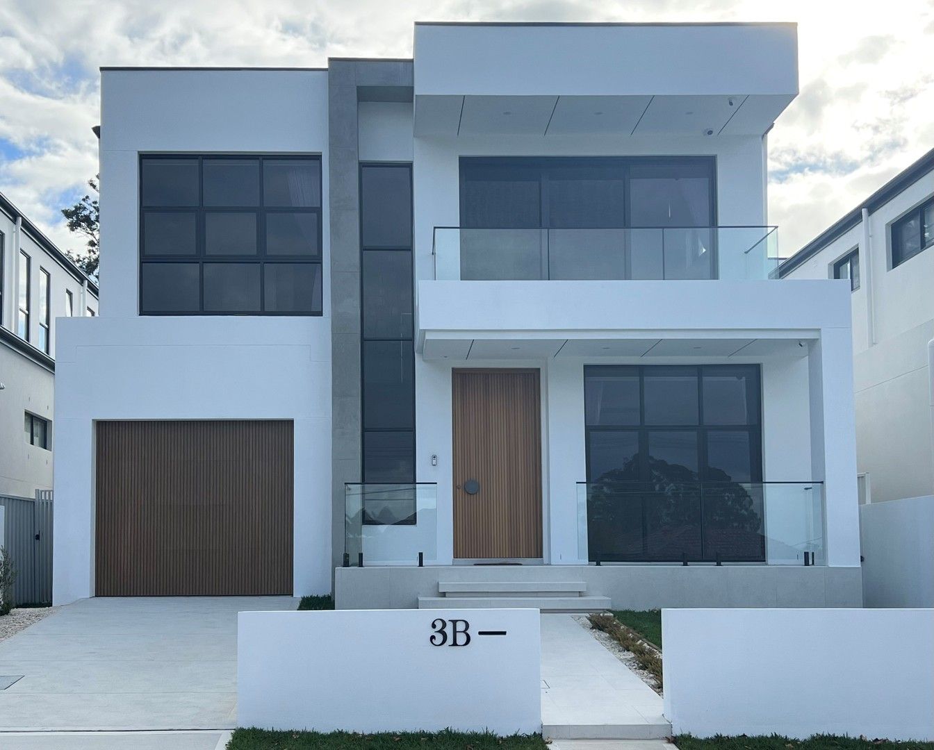 5 bedrooms House in 3B Lisbon Street SYLVANIA NSW, 2224