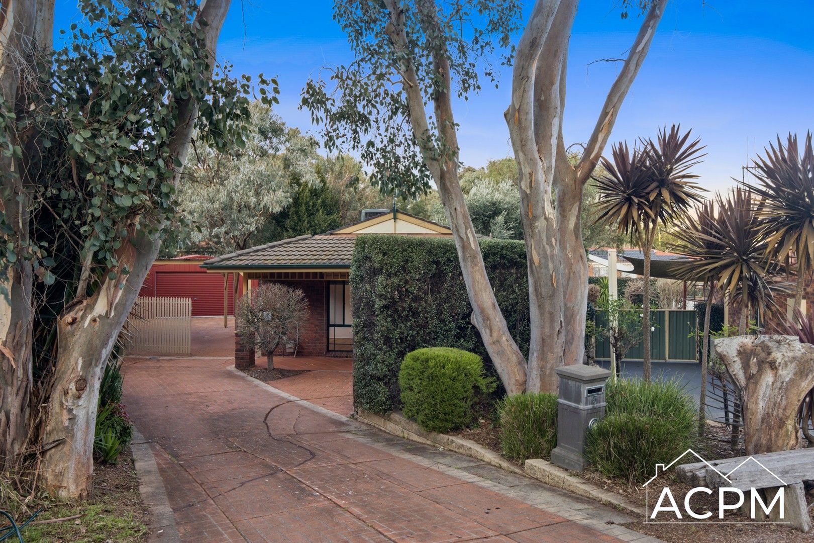 3 bedrooms House in 5 Aroona Court NGUNNAWAL ACT, 2913