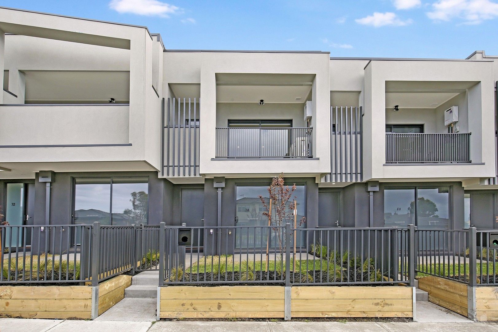 2 bedrooms Townhouse in 70 Vantage Boulevard CRAIGIEBURN VIC, 3064