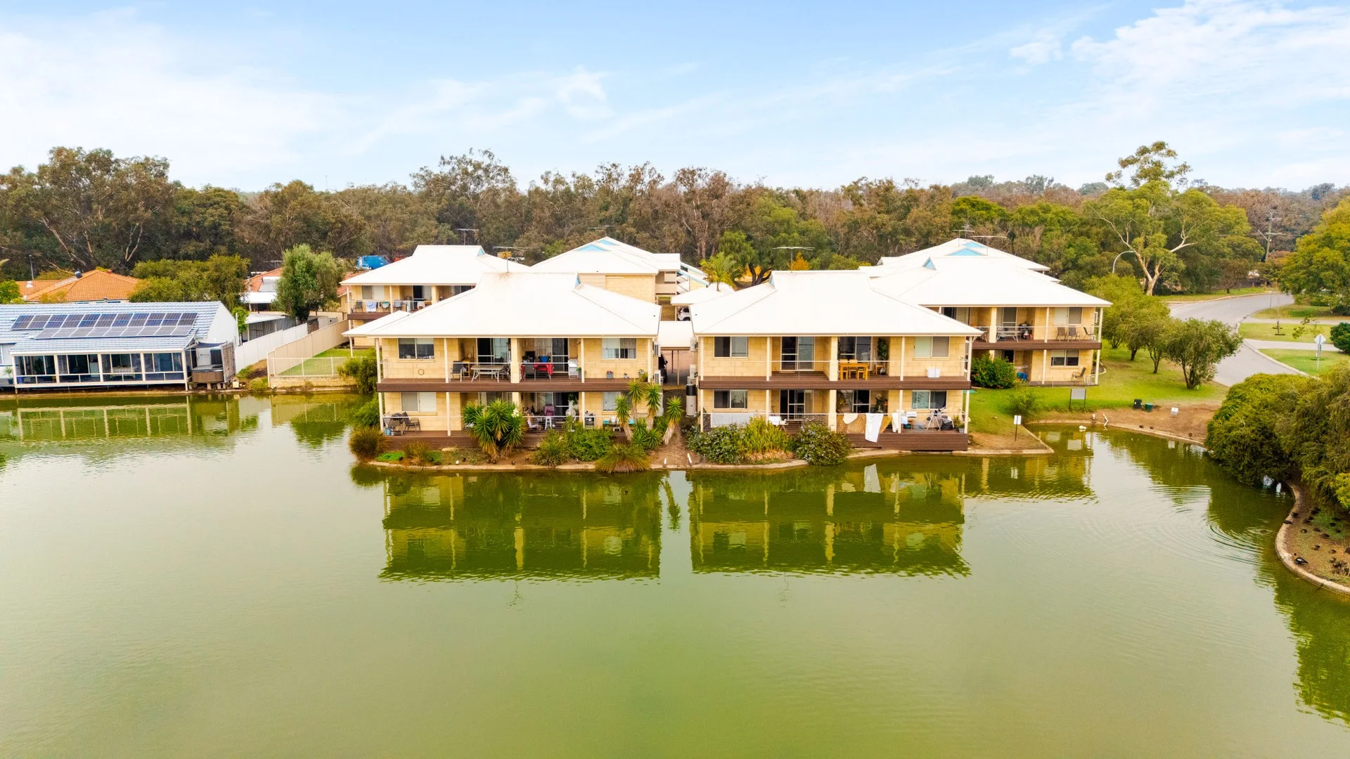 1 Lakes Crescent, South Yunderup WA 6208