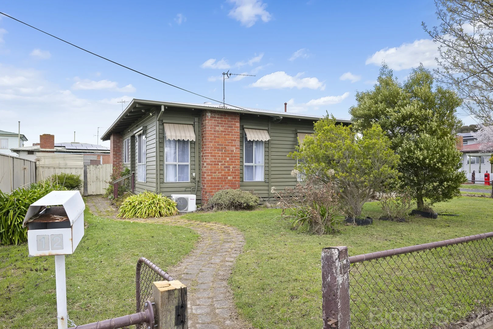 12 Hyacinth Grove, Wendouree VIC 3355