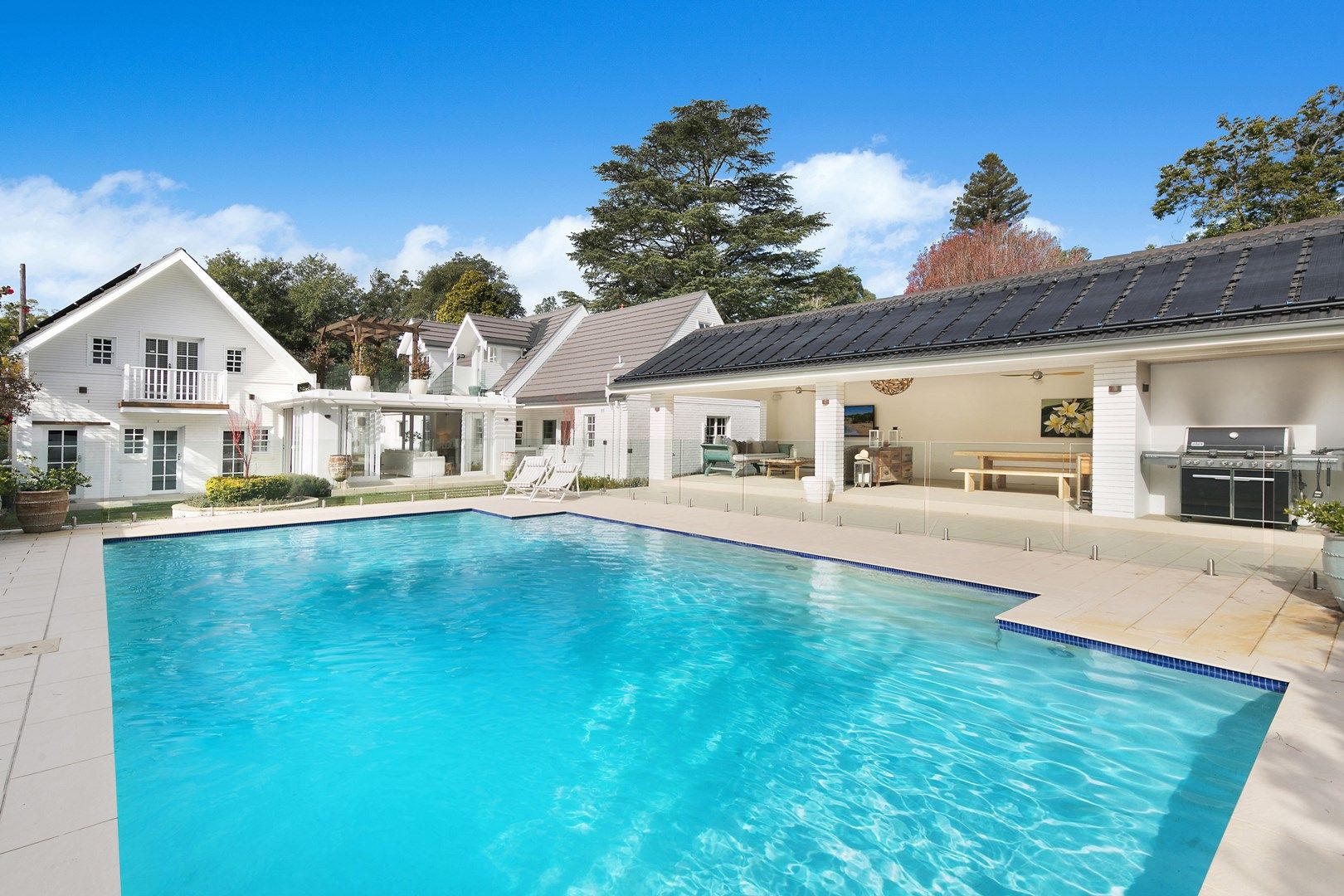 6 bedrooms House in 128 Junction Road WAHROONGA NSW, 2076