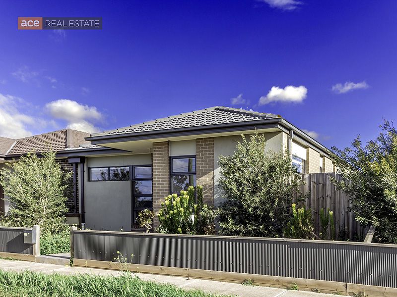 10/2 Elizabeth Street, Rockbank VIC 3335, Image 1