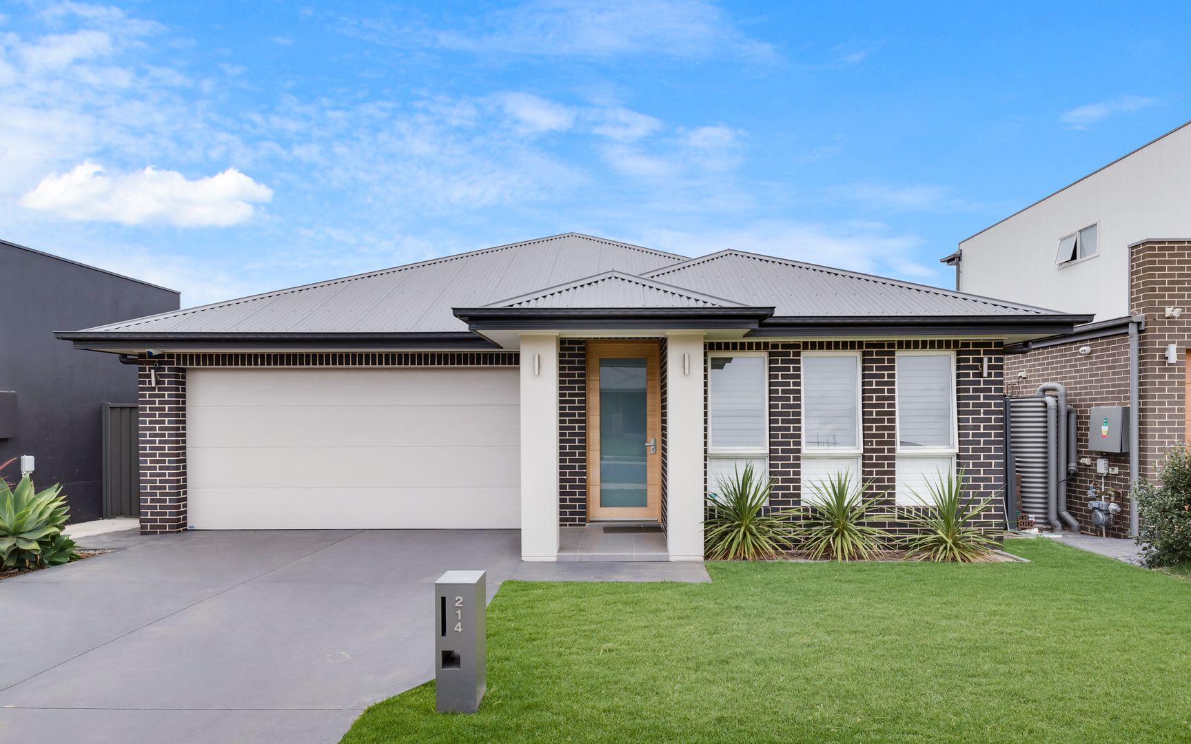 214 Village Circuit, Gregory Hills Property History & Address