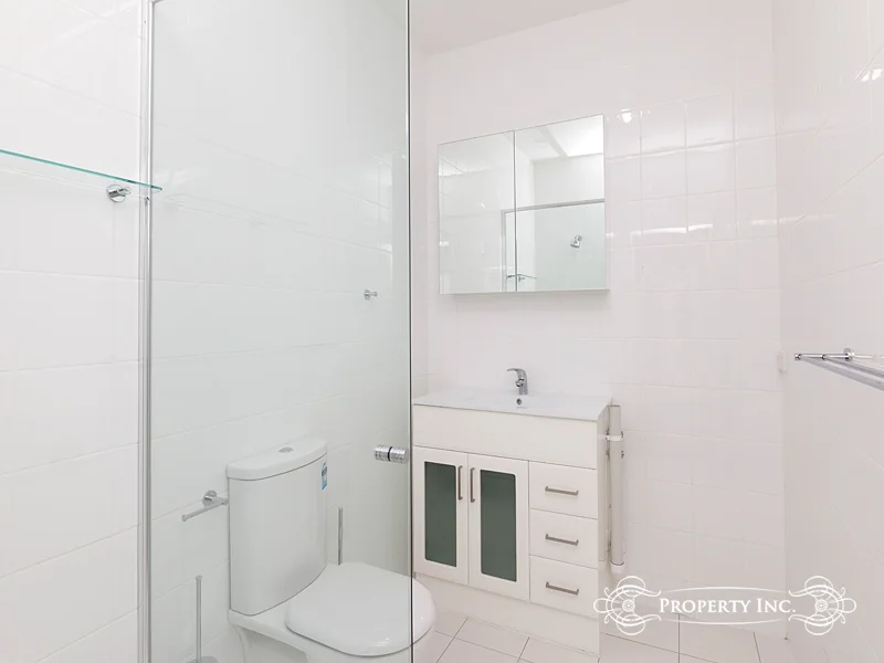 Additional image 3 of 2/2 Durham Street, Coorparoo QLD 4151