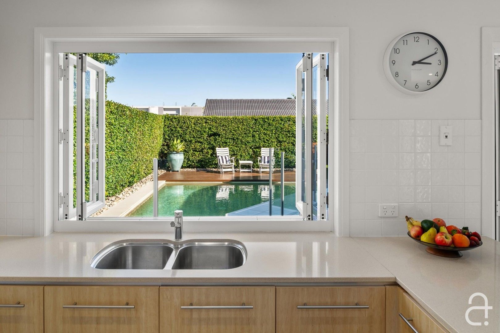 4 bedrooms House in 10 Tandara Street WARANA QLD, 4575