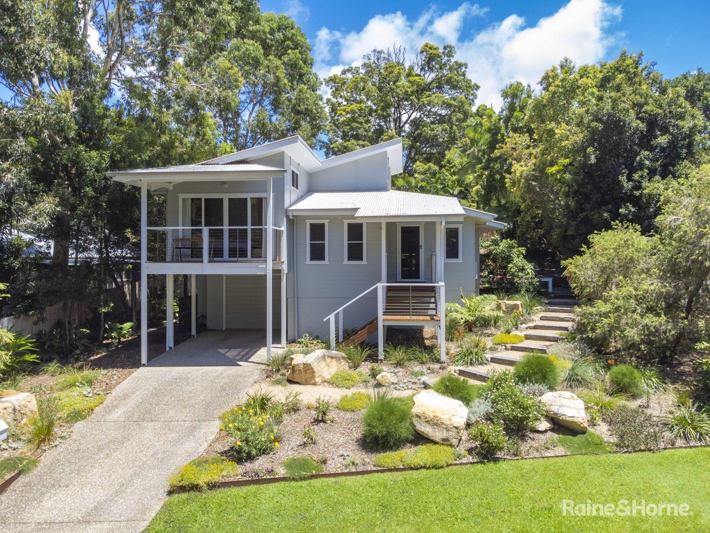 3 bedrooms House in 18 Macadamia Drive POTTSVILLE NSW, 2489