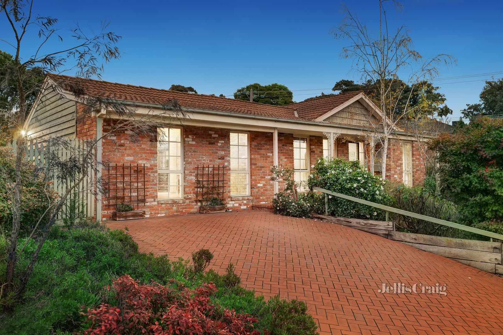 52 Allumba Drive, St Helena VIC 3088, Image 0