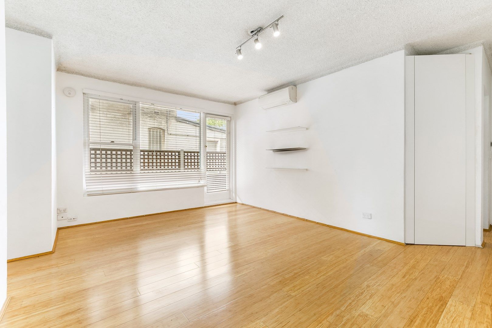 2 bedrooms Apartment / Unit / Flat in 2/43 Livingstone Road PETERSHAM NSW, 2049