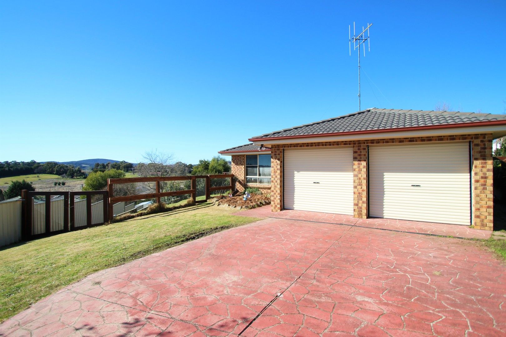 3 bedrooms House in 2 Annabelle Close ORANGE NSW, 2800