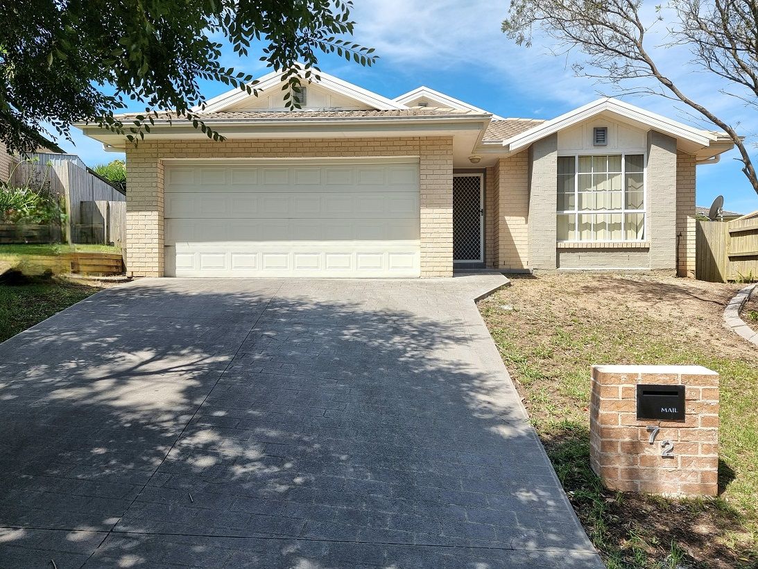 4 bedrooms House in 72 Birch Grove ABERGLASSLYN NSW, 2320
