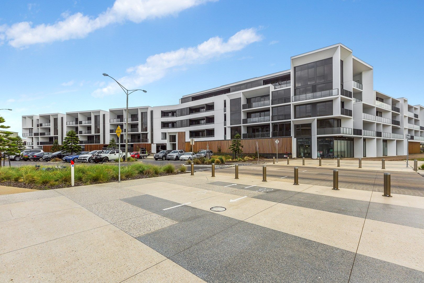 1 bedrooms Apartment / Unit / Flat in 106/33 Quay Boulevard WERRIBEE SOUTH VIC, 3030