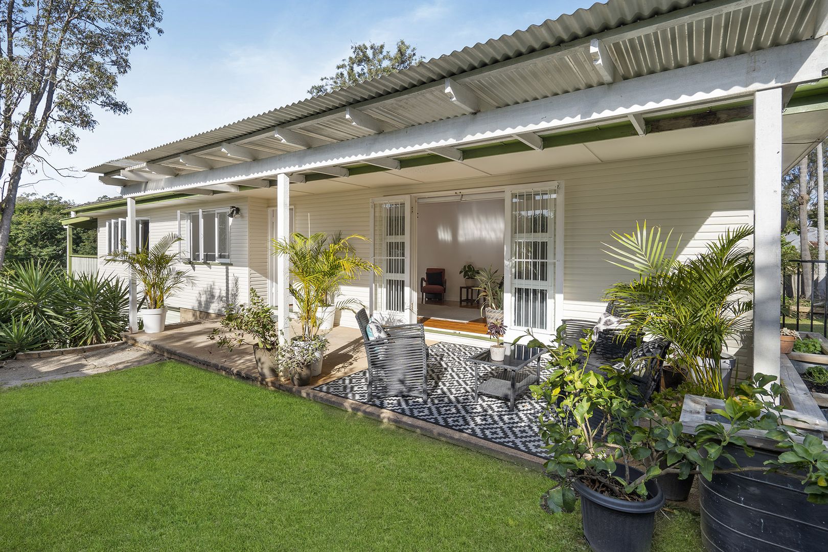 42 Boambillee Street, Mount Gravatt East Property History & Address