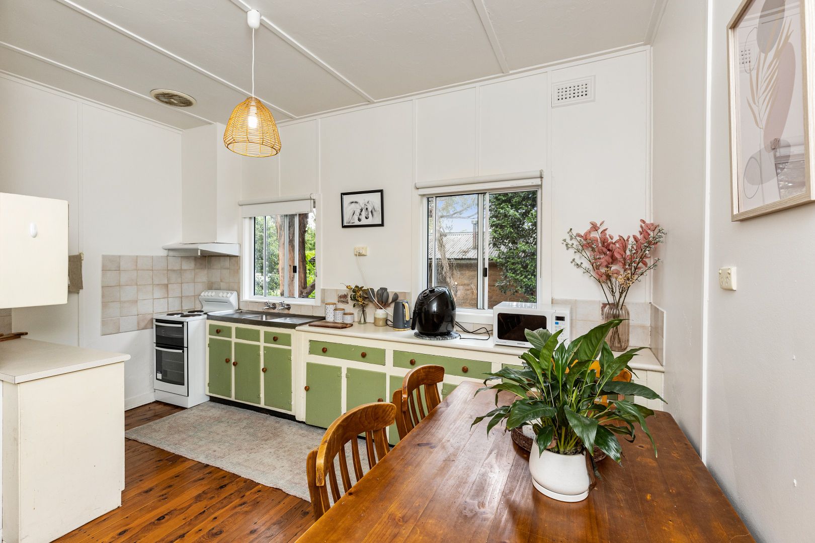 7 Eugene Avenue, San Isidore NSW 2650, Image 1