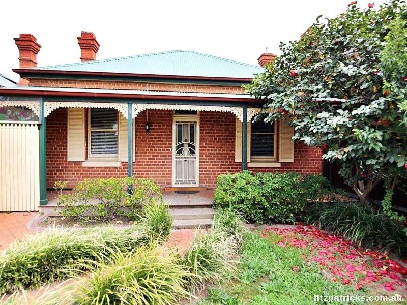 4 bedrooms House in 12 Thorne Street WAGGA WAGGA NSW, 2650