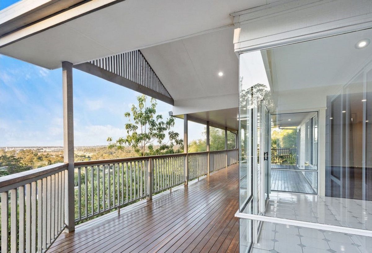 3 bedrooms House in 5 Midas Court EATONS HILL QLD, 4037