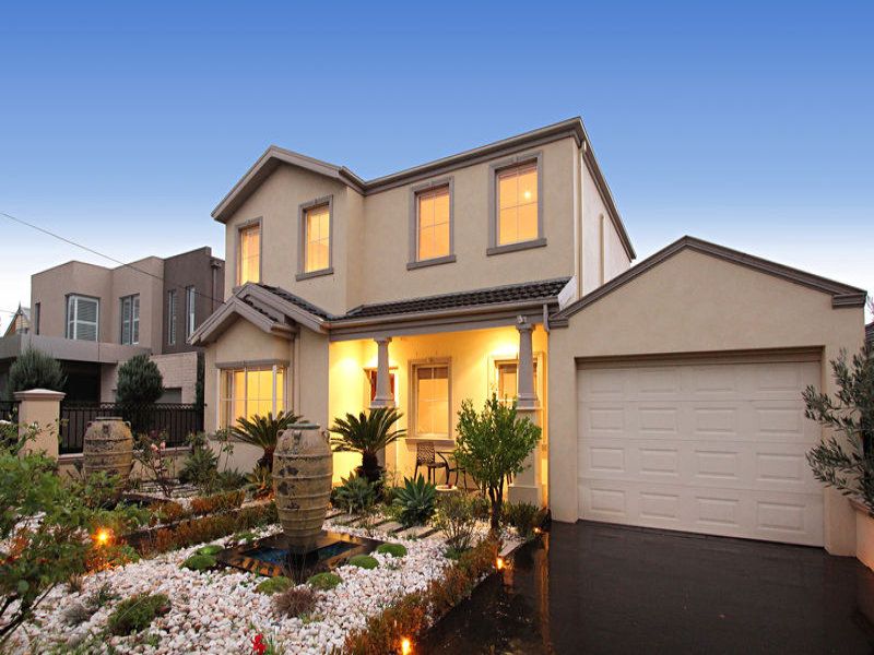 4 bedrooms Townhouse in 1/38 Deakin Street BENTLEIGH EAST VIC, 3165