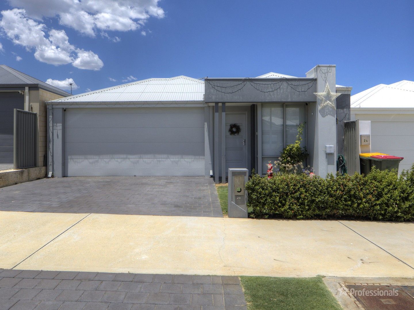3 bedrooms House in 26 Icterine Road EGLINTON WA, 6034