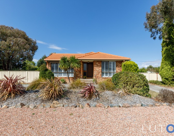 12 Collyburl Crescent, Isabella Plains ACT 2905