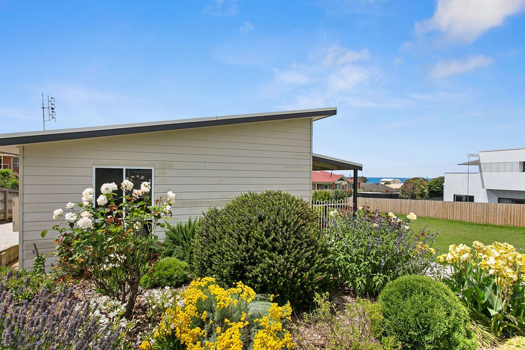 19 Seaview Drive, Apollo Bay VIC 3233, Image 1