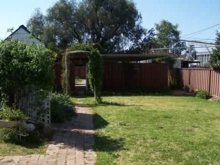 52 Brundah Street, Grenfell NSW 2810, Image 2