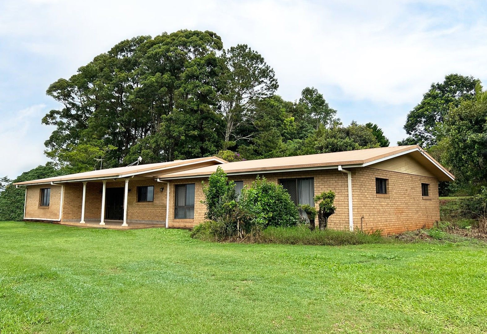 5 bedrooms House in 27 Windhaus Road ATHERTON QLD, 4883