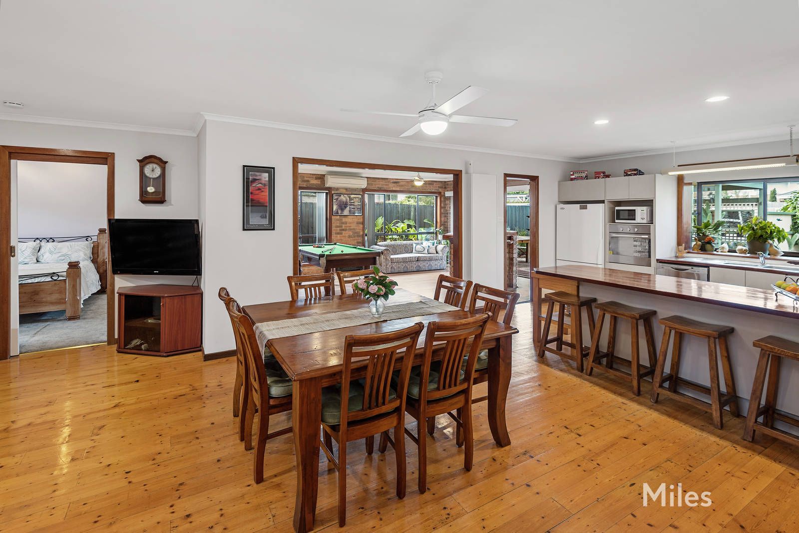 12 Marie Avenue, Heidelberg Heights VIC 3081, Image 2