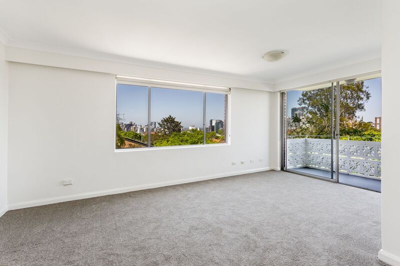 2 bedrooms Apartment / Unit / Flat in 1/27 Yeo Street NEUTRAL BAY NSW, 2089