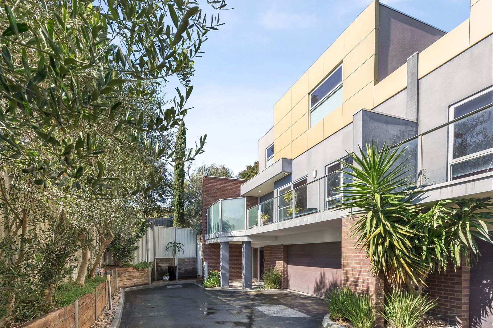 2C Valley View Court Niddrie VIC 3042 Domain