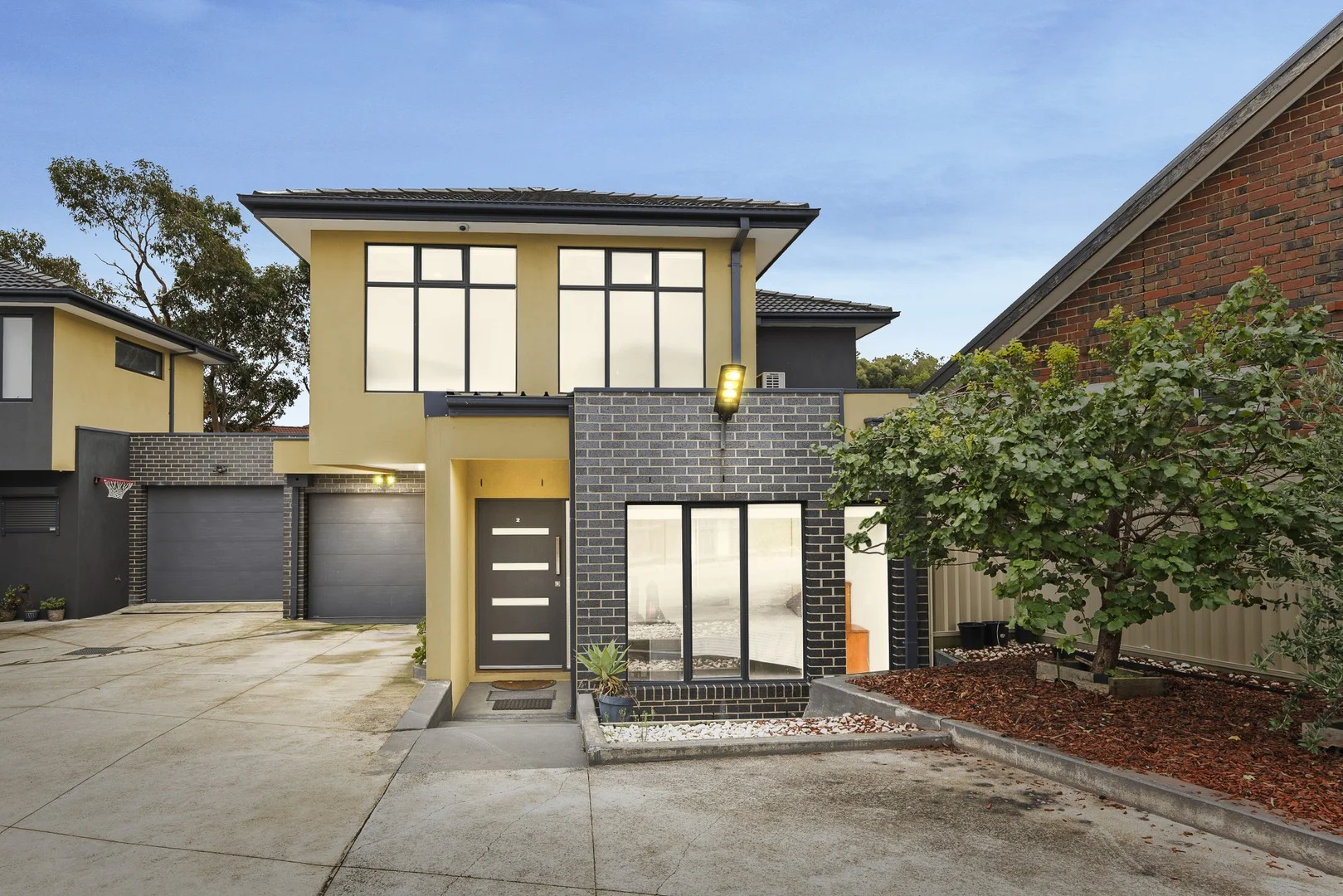 2/19 Nash Court, Meadow Heights VIC 3048