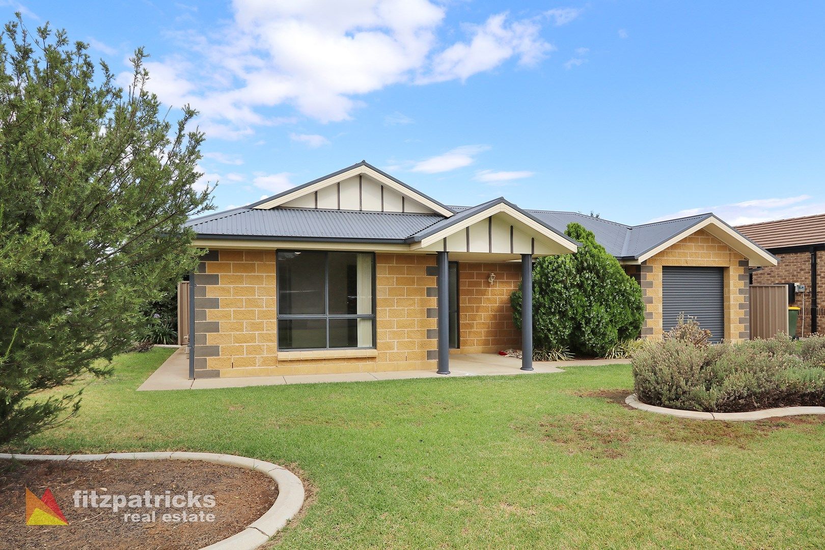 1 Yoogali Street, Glenfield Park NSW 2650, Image 0