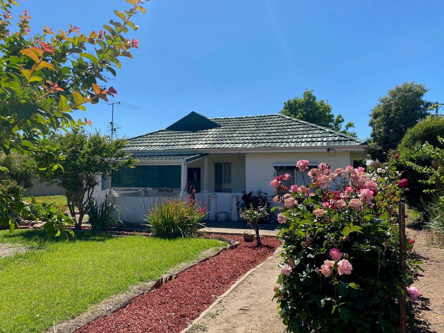 3 bedrooms House in 66 MUNRO STREET CULCAIRN NSW, 2660
