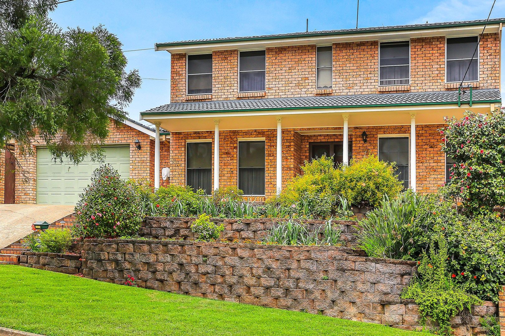 5 Leon Avenue, Georges Hall NSW 2198, Image 0