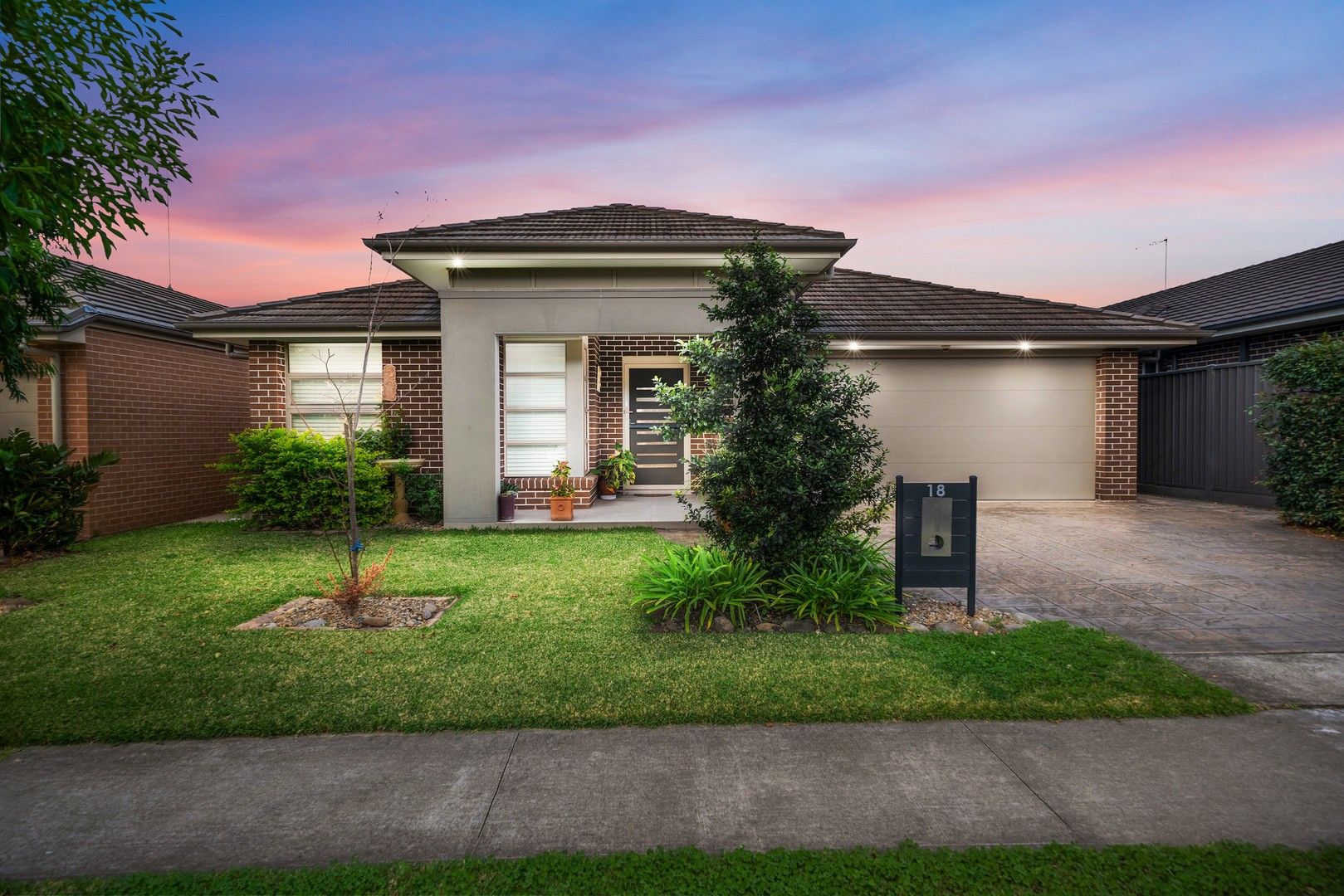 18 Risus Avenue, Glenmore Park NSW 2745, Image 0