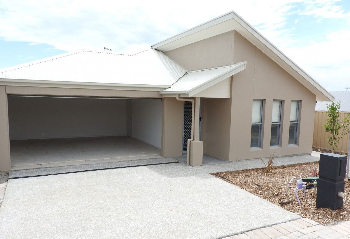 4 bedrooms House in 13 Fathom Cresent SEAFORD MEADOWS SA, 5169