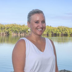 First National Real Estate Iluka Woombah - Lauren Ford