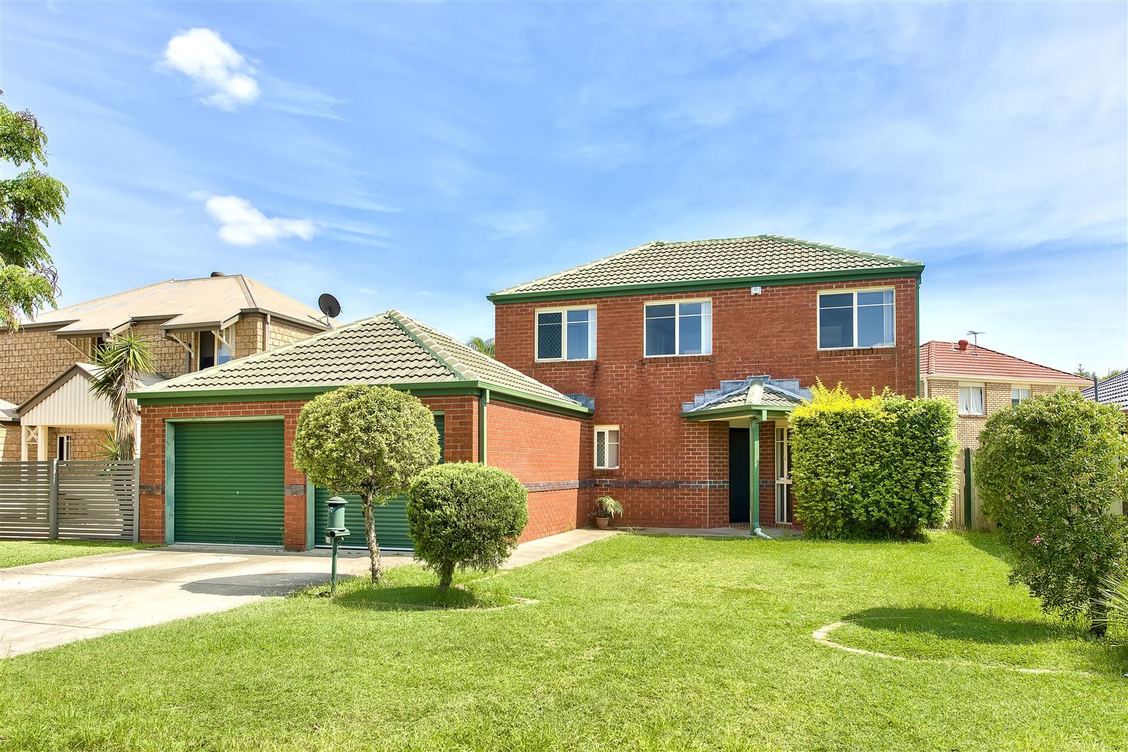 4 bedrooms House in 10 Cambridge Crescent FITZGIBBON QLD, 4018