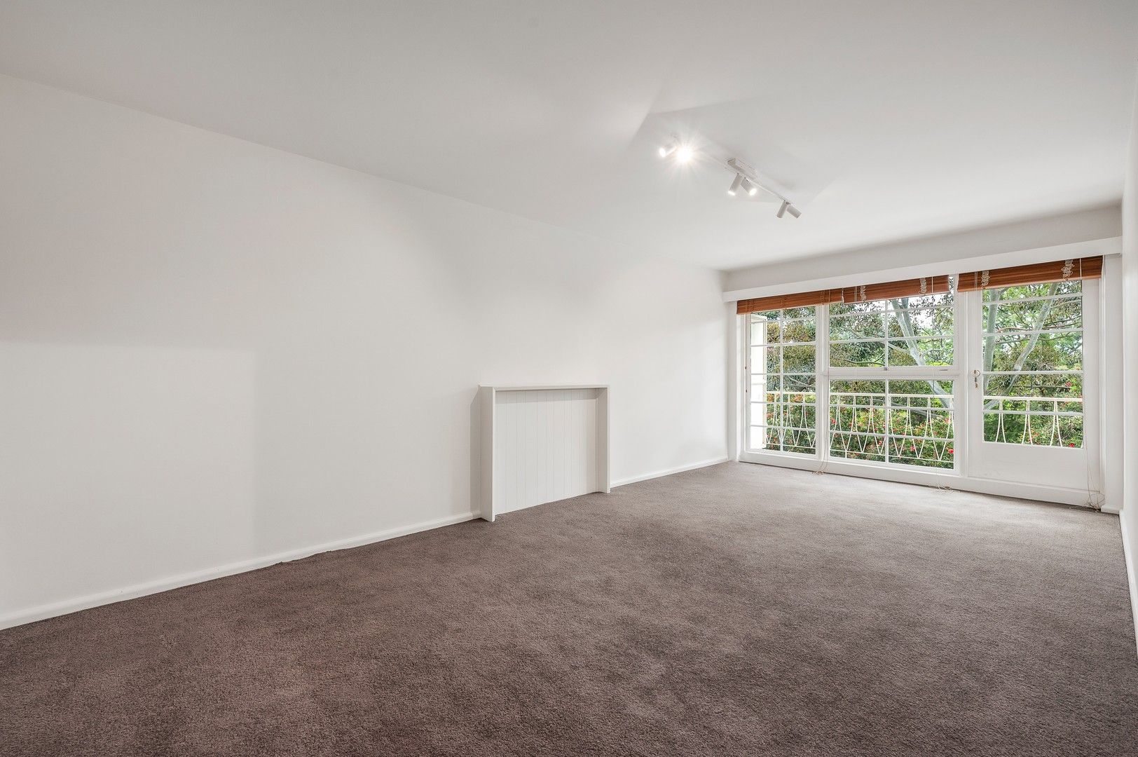 2 bedrooms Apartment / Unit / Flat in 13/36 Kensington Road SOUTH YARRA VIC, 3141