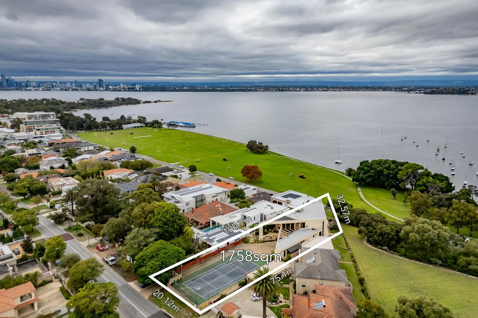 Unrivalled River & City Views