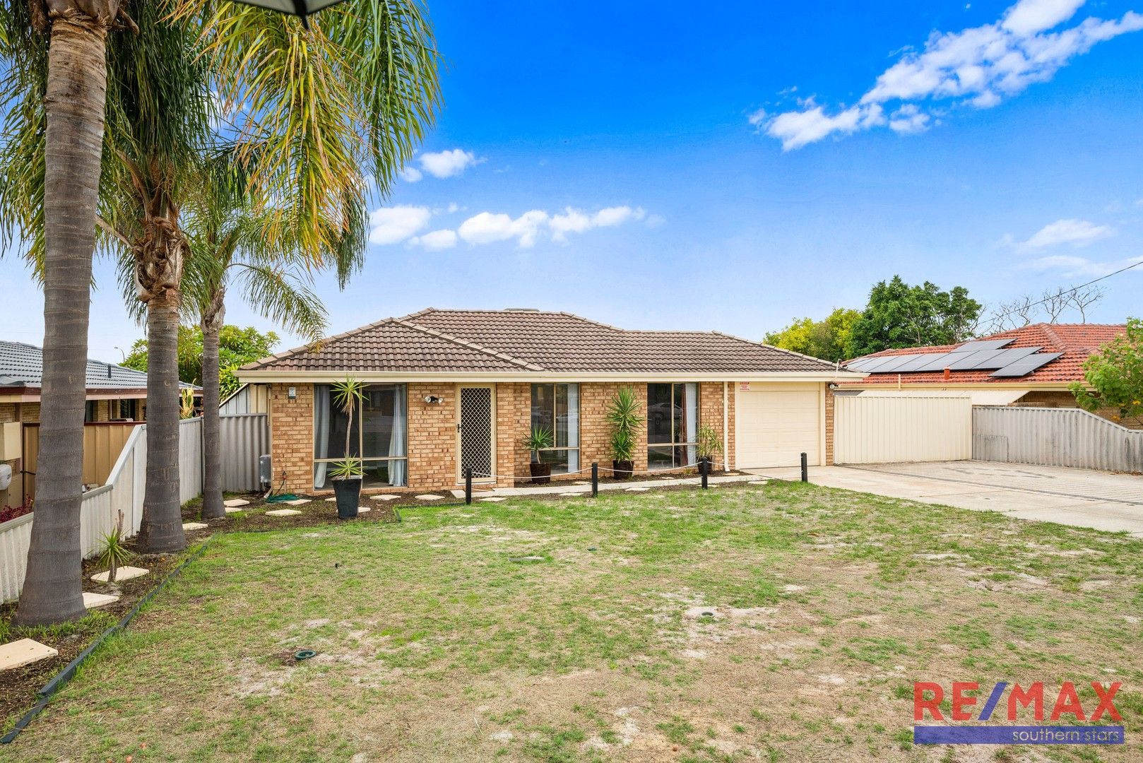 3 bedrooms House in 10 Redfox Crescent HUNTINGDALE WA, 6110
