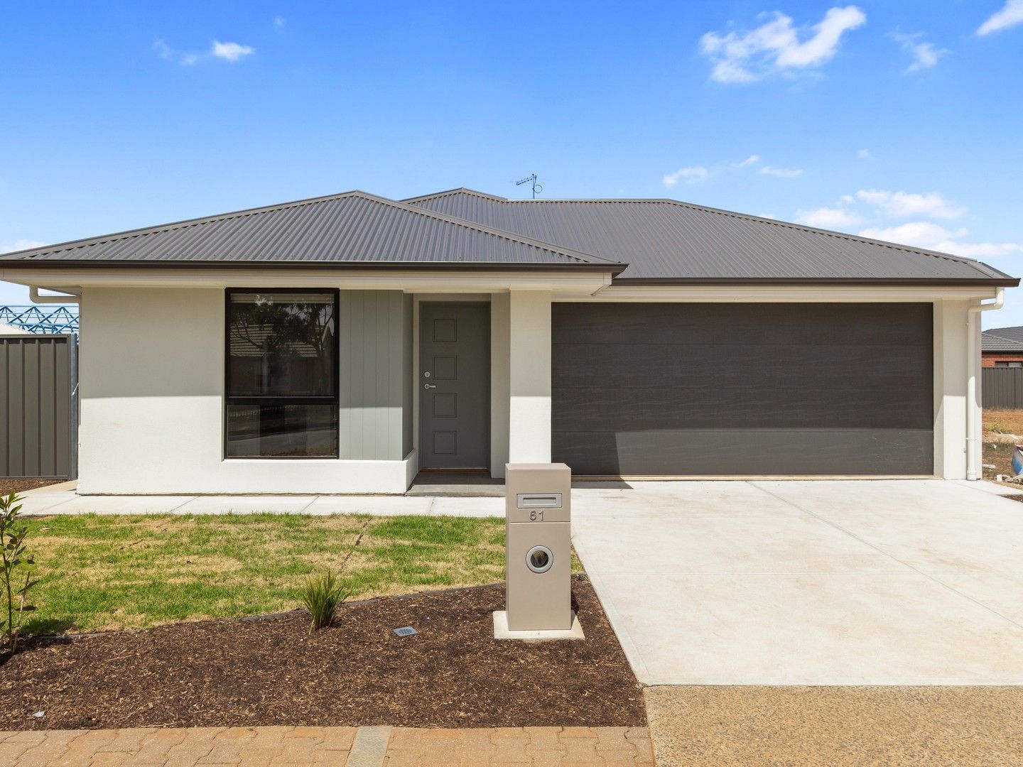 4 bedrooms House in 61 Edgecombe Road DAVOREN PARK SA, 5113