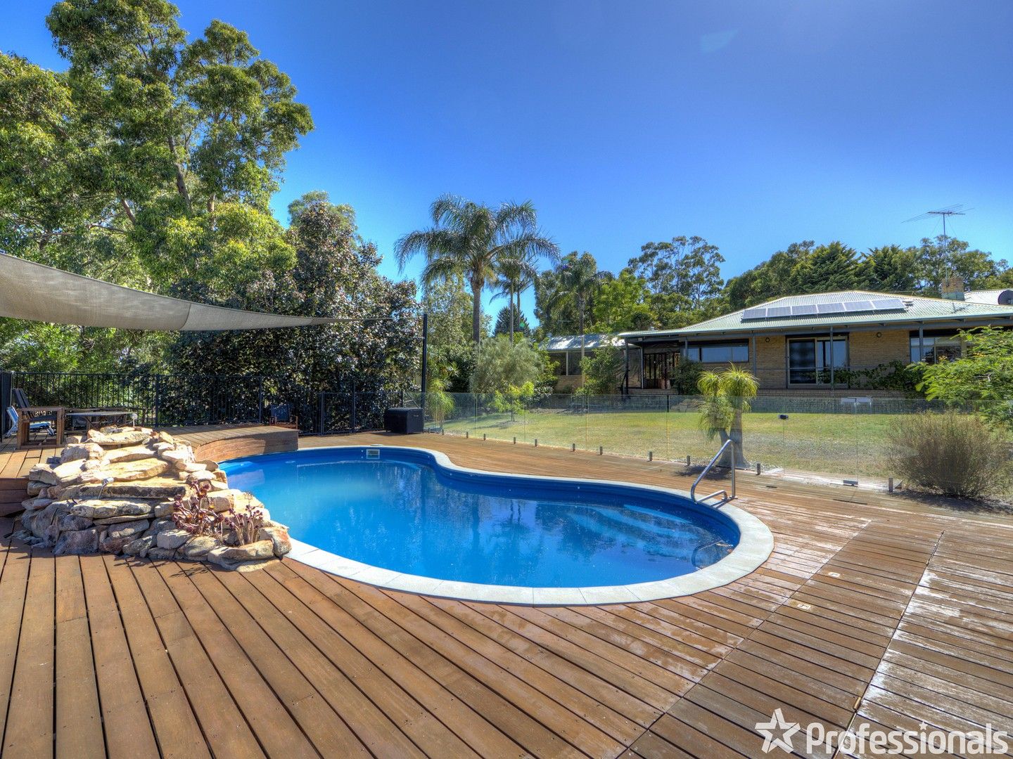 3 bedrooms House in 9 Hibbertia Court MAIDA VALE WA, 6057