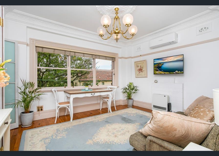 1 bedrooms Apartment / Unit / Flat in 1/40 Waiwera Street MCMAHONS POINT NSW, 2060